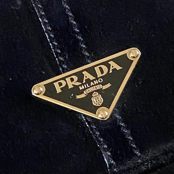 AUTHENTIC PRADA BLACK SUEDE SCAMOSCIATO SHOULDER BAG - Picture 3 of 14